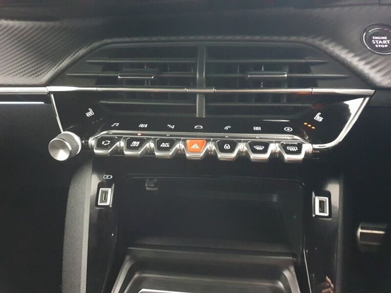 More views of Peugeot 2008