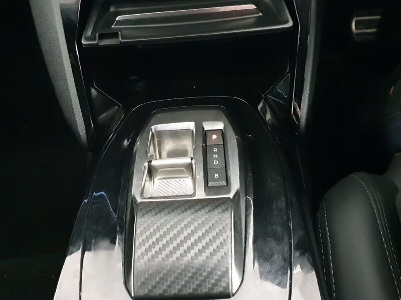 More views of Peugeot 2008