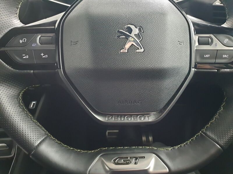 More views of Peugeot 2008