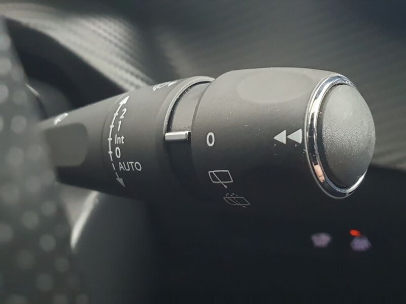 More views of Peugeot 2008