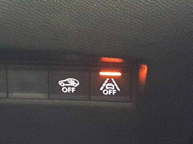 More views of Peugeot 2008