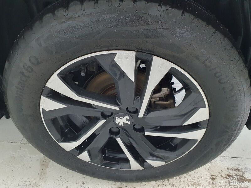 More views of Peugeot 2008