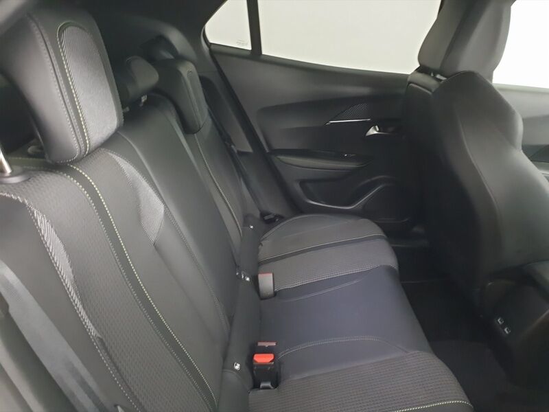 More views of Peugeot 2008