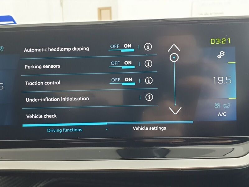 More views of Peugeot 2008