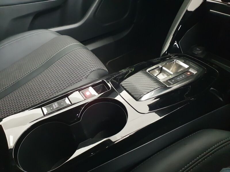 More views of Peugeot 2008