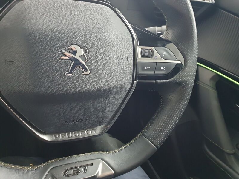 More views of Peugeot 2008