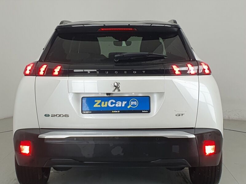 More views of Peugeot 2008