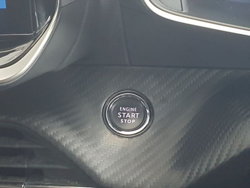 More views of Peugeot 2008