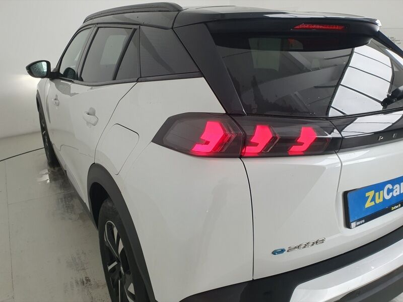 More views of Peugeot 2008