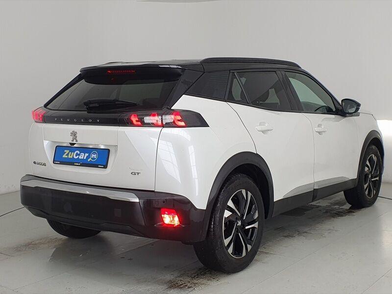 More views of Peugeot 2008