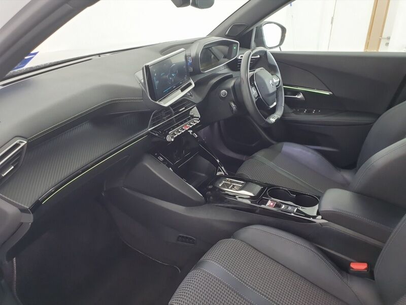 More views of Peugeot 2008