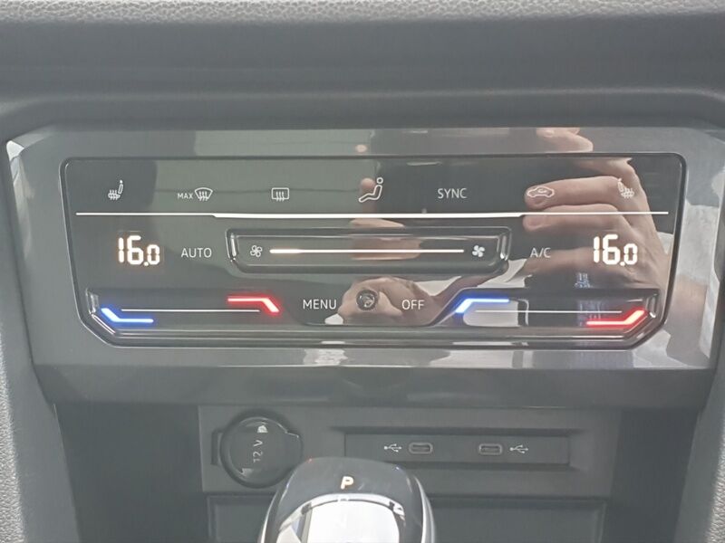 More views of Volkswagen Tiguan Allspace