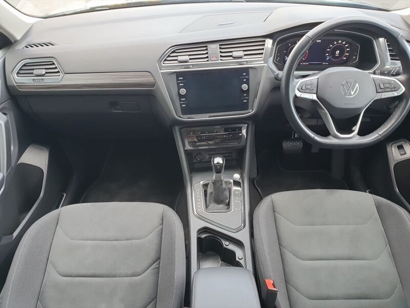 More views of Volkswagen Tiguan Allspace