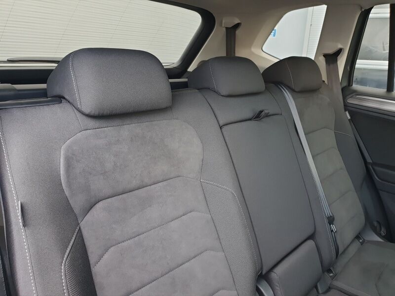 More views of Volkswagen Tiguan Allspace