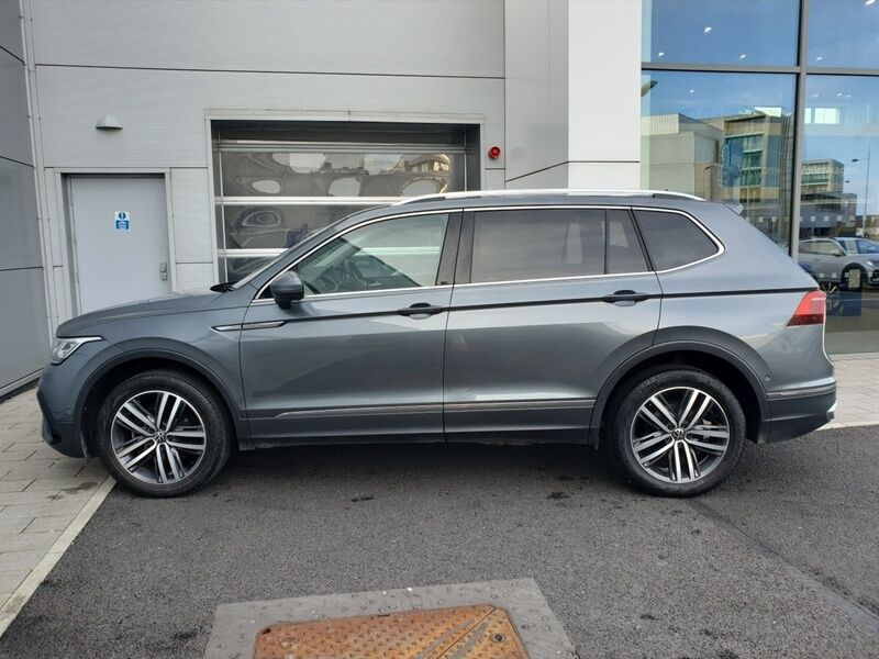 More views of Volkswagen Tiguan Allspace