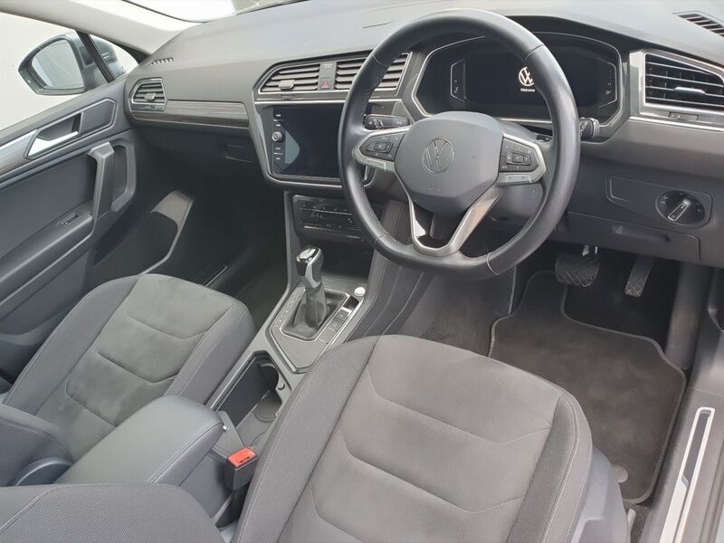 More views of Volkswagen Tiguan Allspace