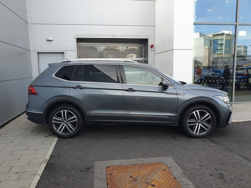 More views of Volkswagen Tiguan Allspace