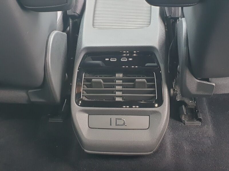 More views of Volkswagen ID.4