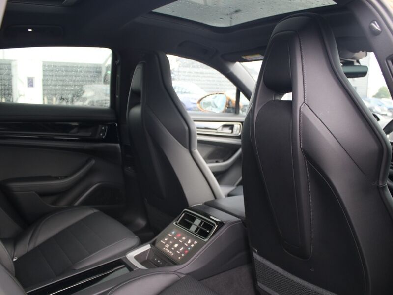 More views of Porsche Panamera