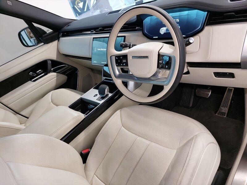 More views of Land Rover Range Rover