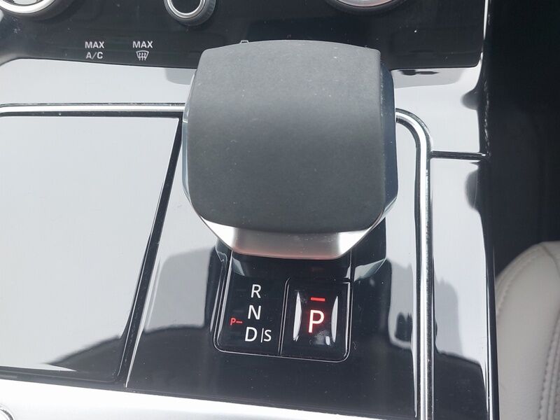 More views of Land Rover Range Rover Velar