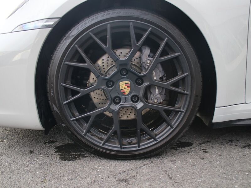 More views of Porsche 911