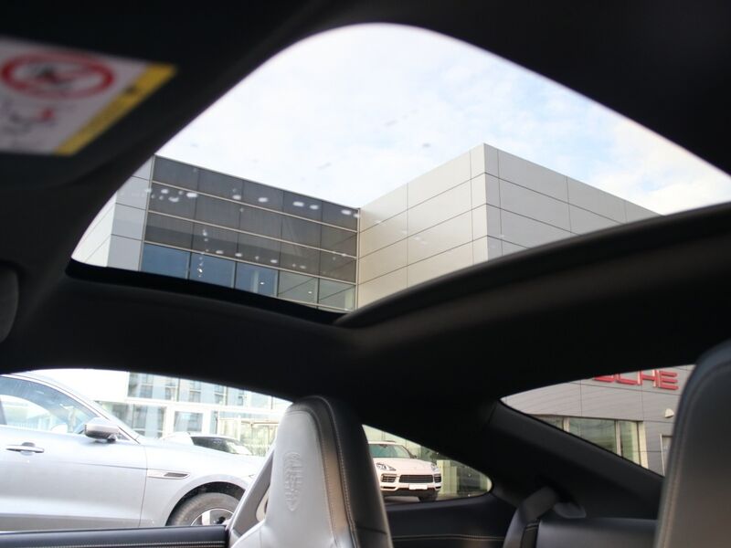 More views of Porsche 911