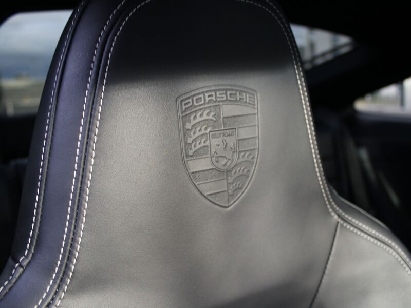 More views of Porsche 911