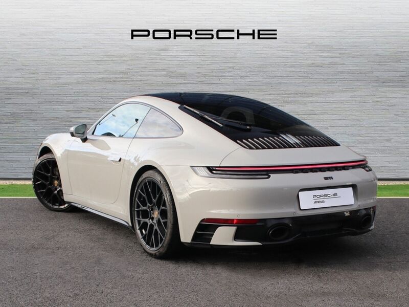 More views of Porsche 911