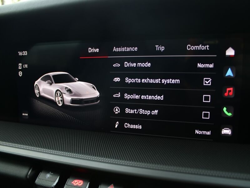 More views of Porsche 911