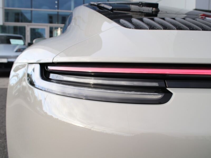 More views of Porsche 911