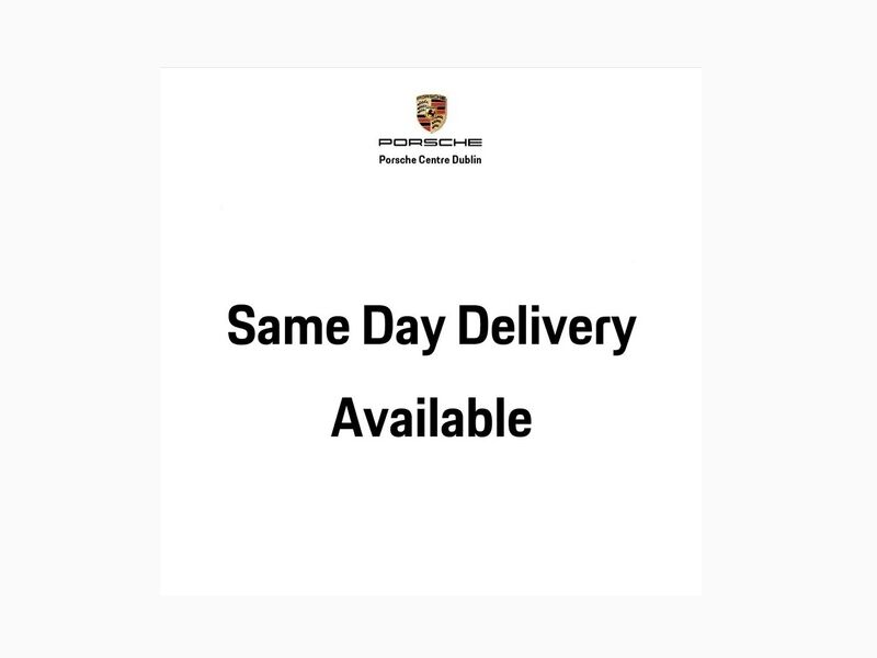 More views of Porsche 911