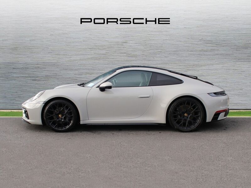 More views of Porsche 911