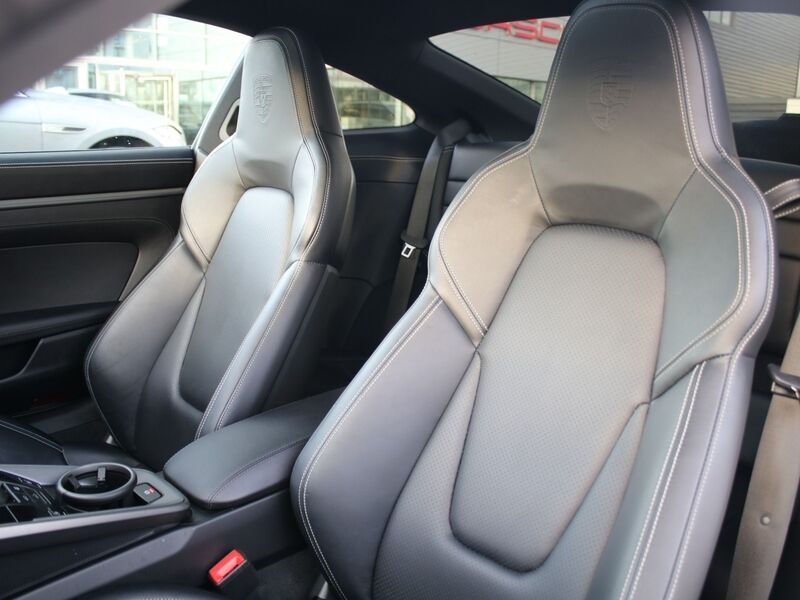 More views of Porsche 911