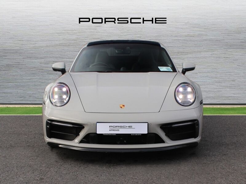 More views of Porsche 911