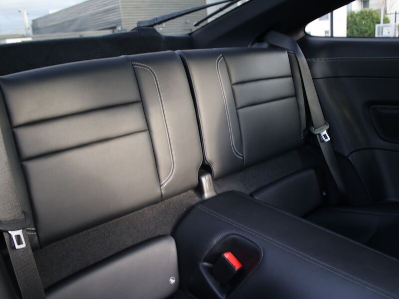 More views of Porsche 911