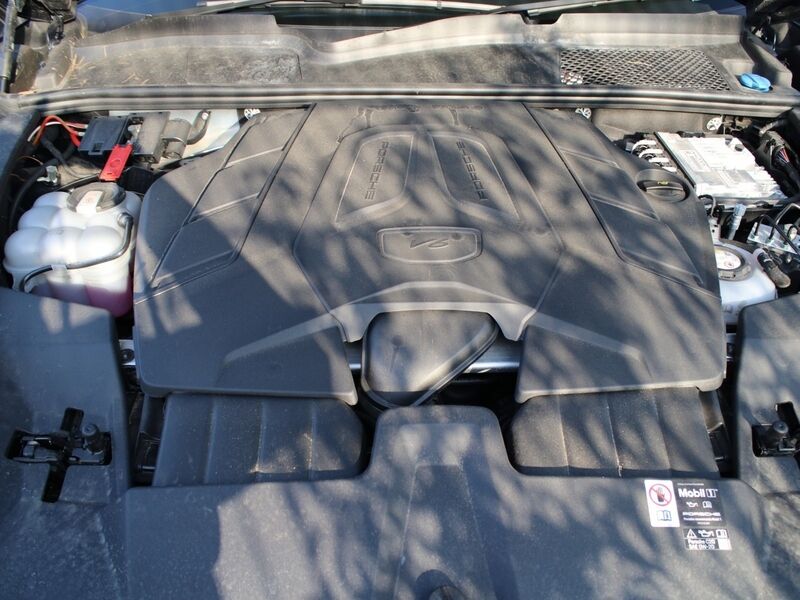 More views of Porsche Cayenne