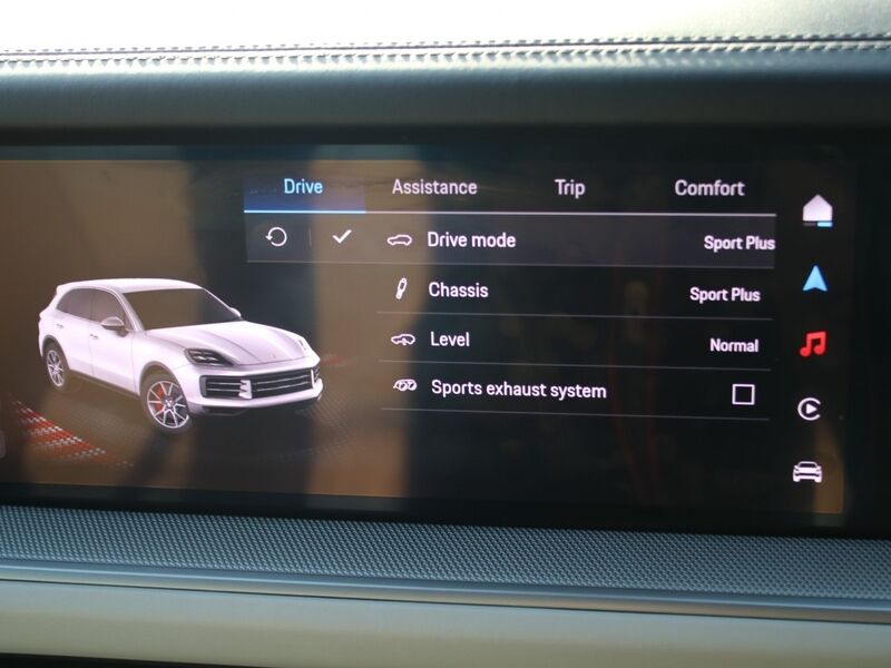 More views of Porsche Cayenne