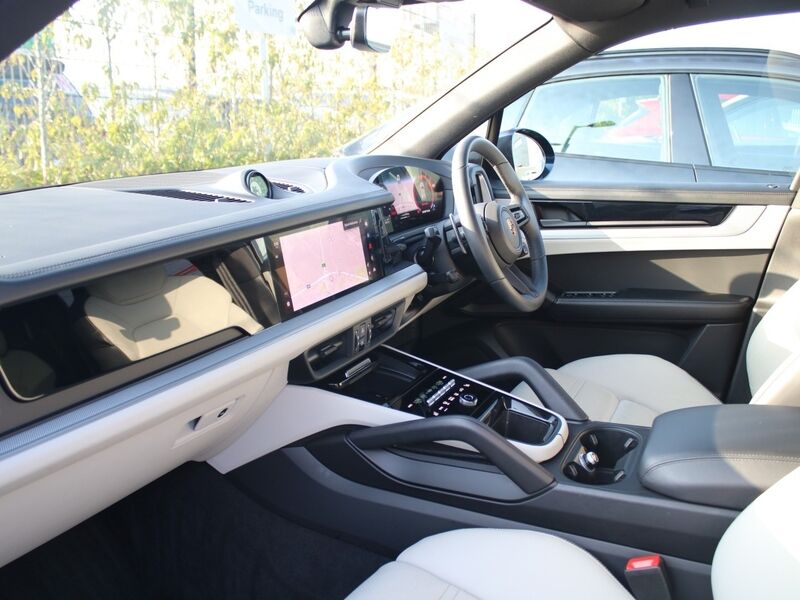 More views of Porsche Cayenne