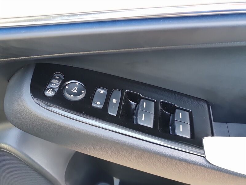 More views of Honda e:Ny1