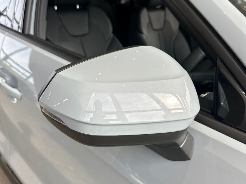 More views of Audi Q2