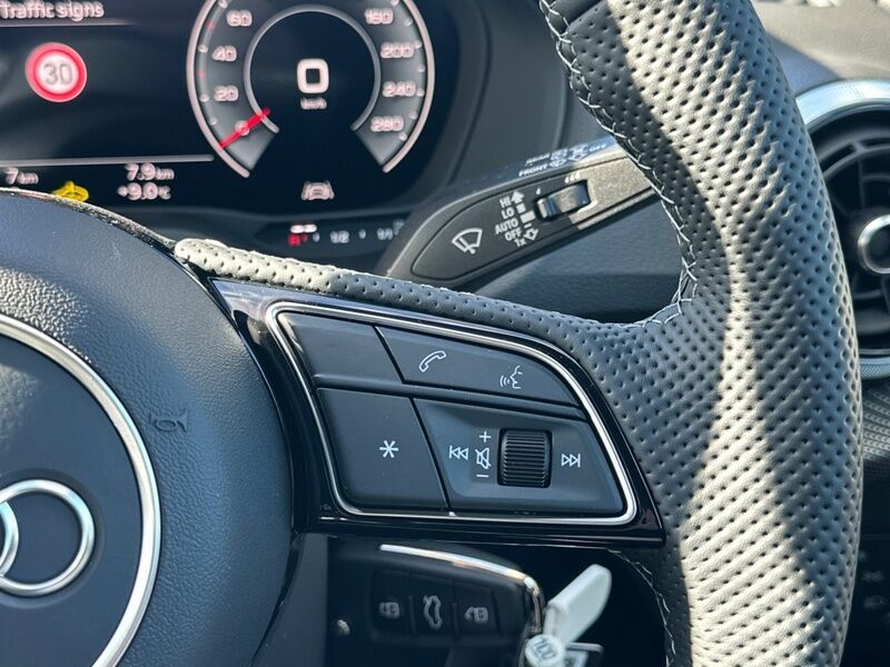 More views of Audi Q2