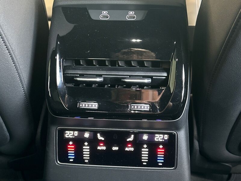 More views of Audi A6