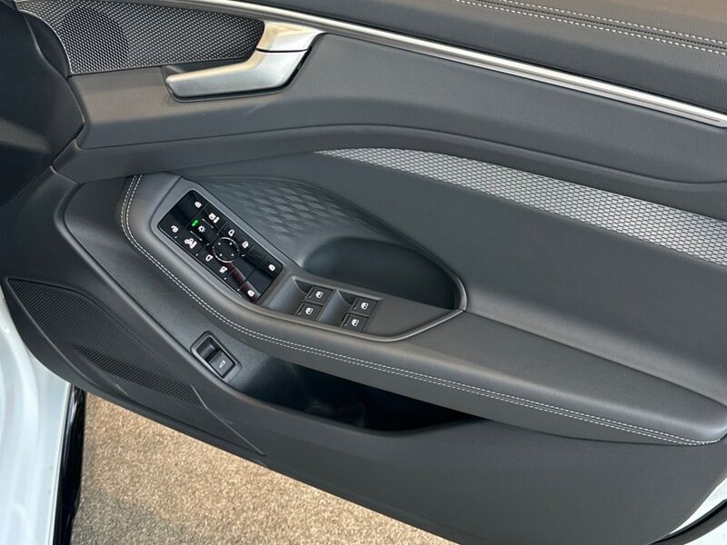 More views of Audi A6