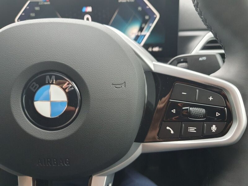 More views of BMW i4