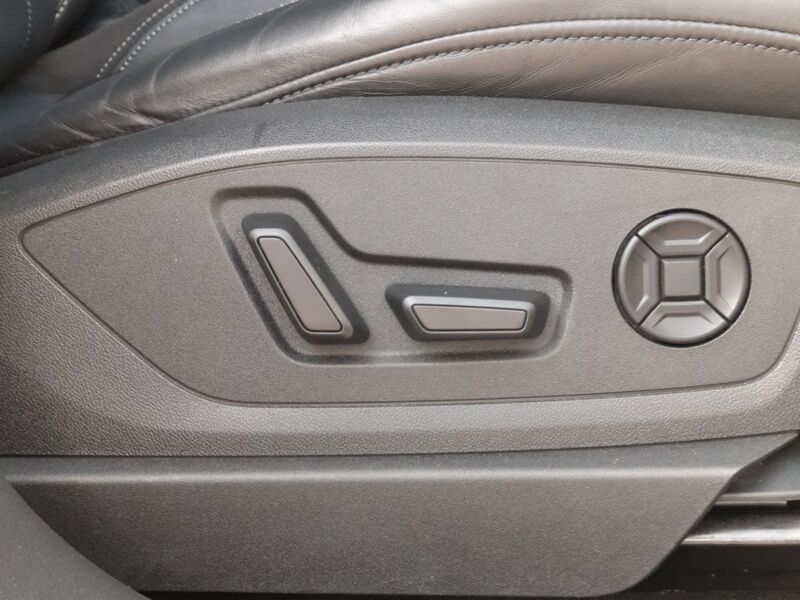 More views of Audi e-tron