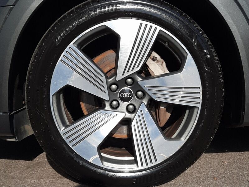 More views of Audi e-tron