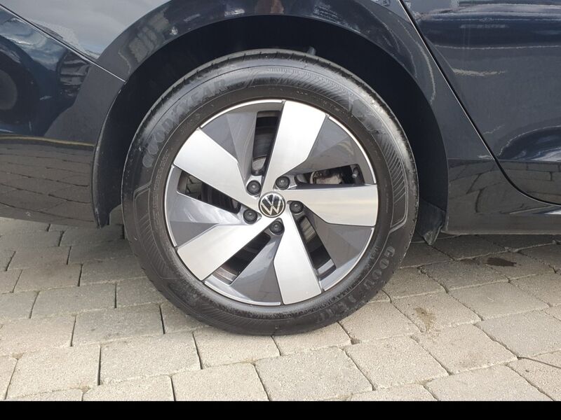 More views of Volkswagen Passat