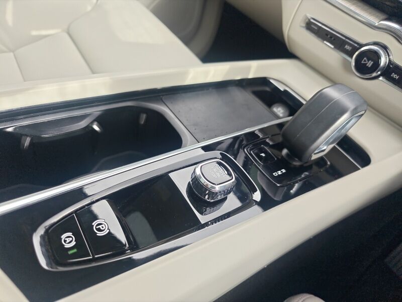 More views of Volvo XC60