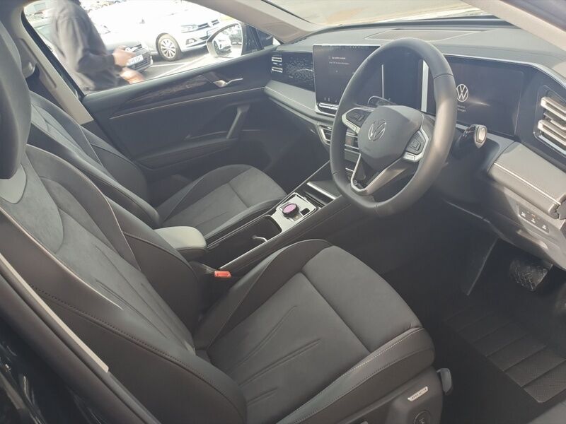 More views of Volkswagen Tiguan